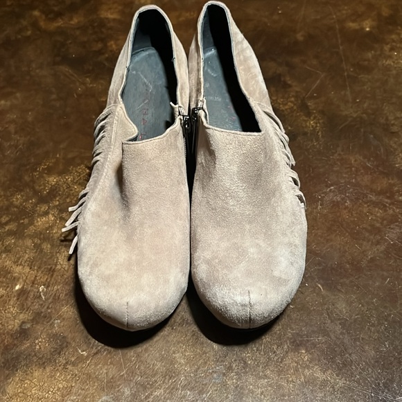 Handmade Sacha London Suede Buckskin Colored Clogs - Picture 6 of 7